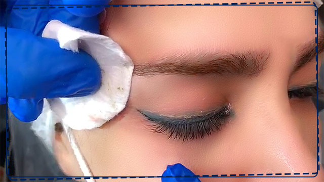 پاک کردن تاتو خط چشم