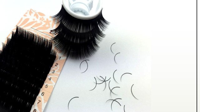 آموزش فن سازی مژه در اکستنشن والیوم